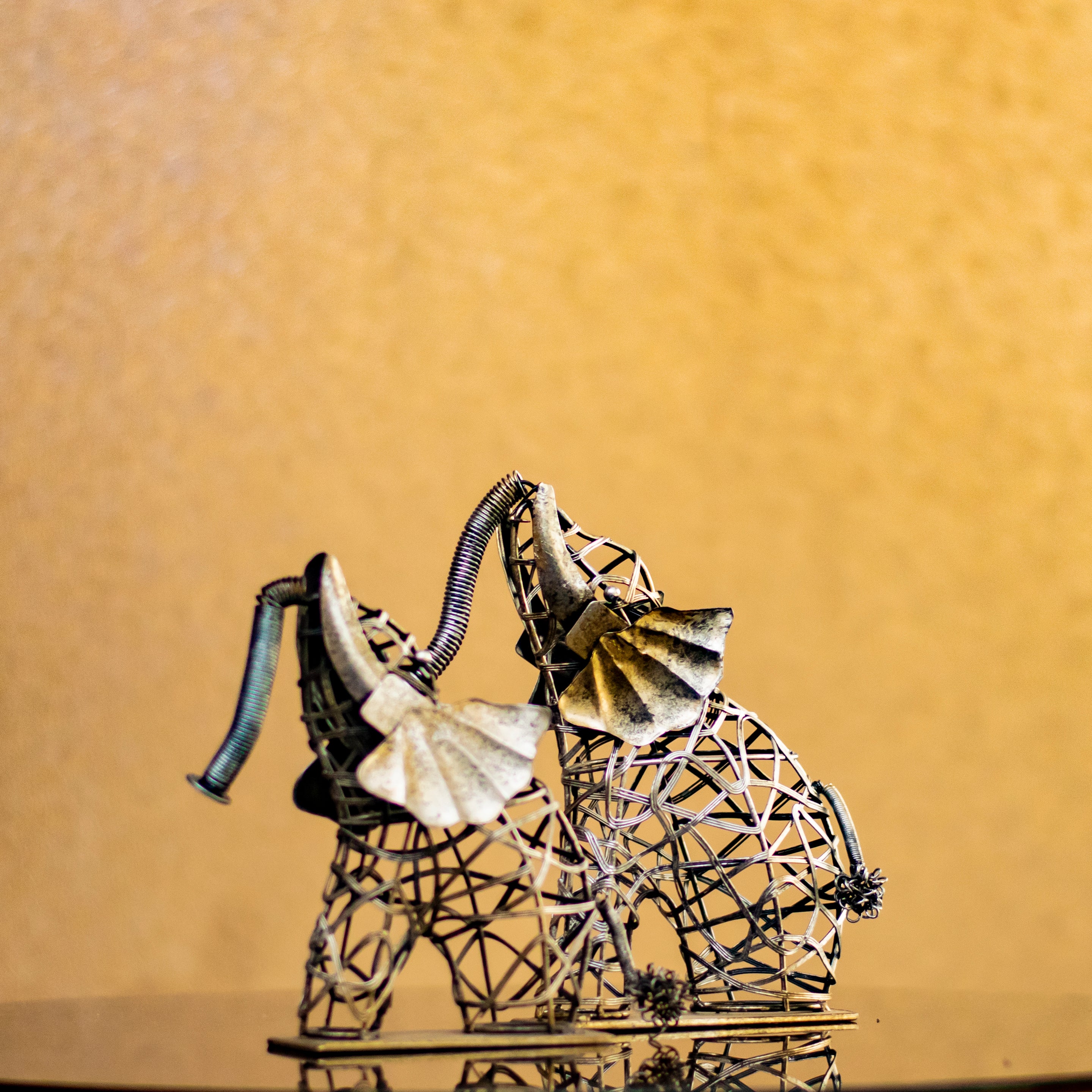 Metal Elephant Showpiece 2 pieces ser