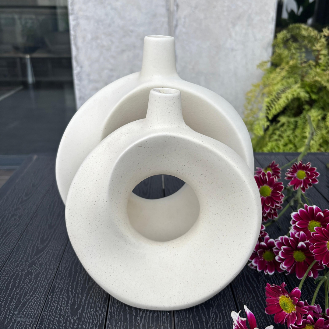 Off White Donught Vase - 2 Size