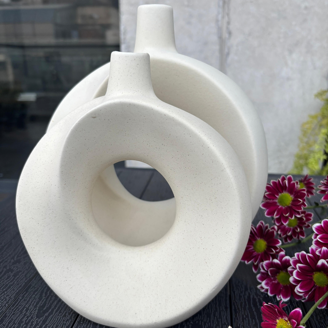 Off White Donught Vase - 2 Size
