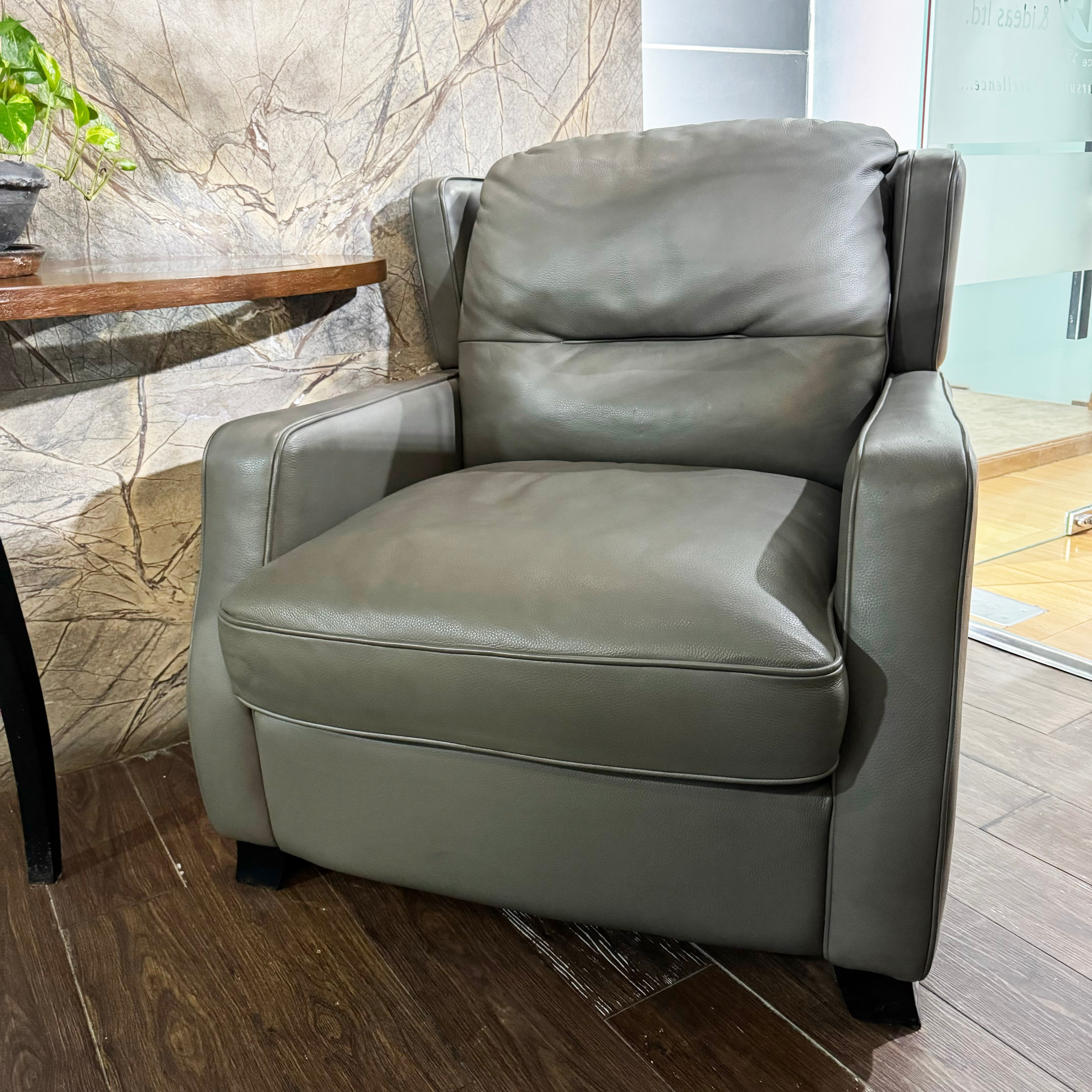 Original Lorenzo One-Seater Leather Sofa