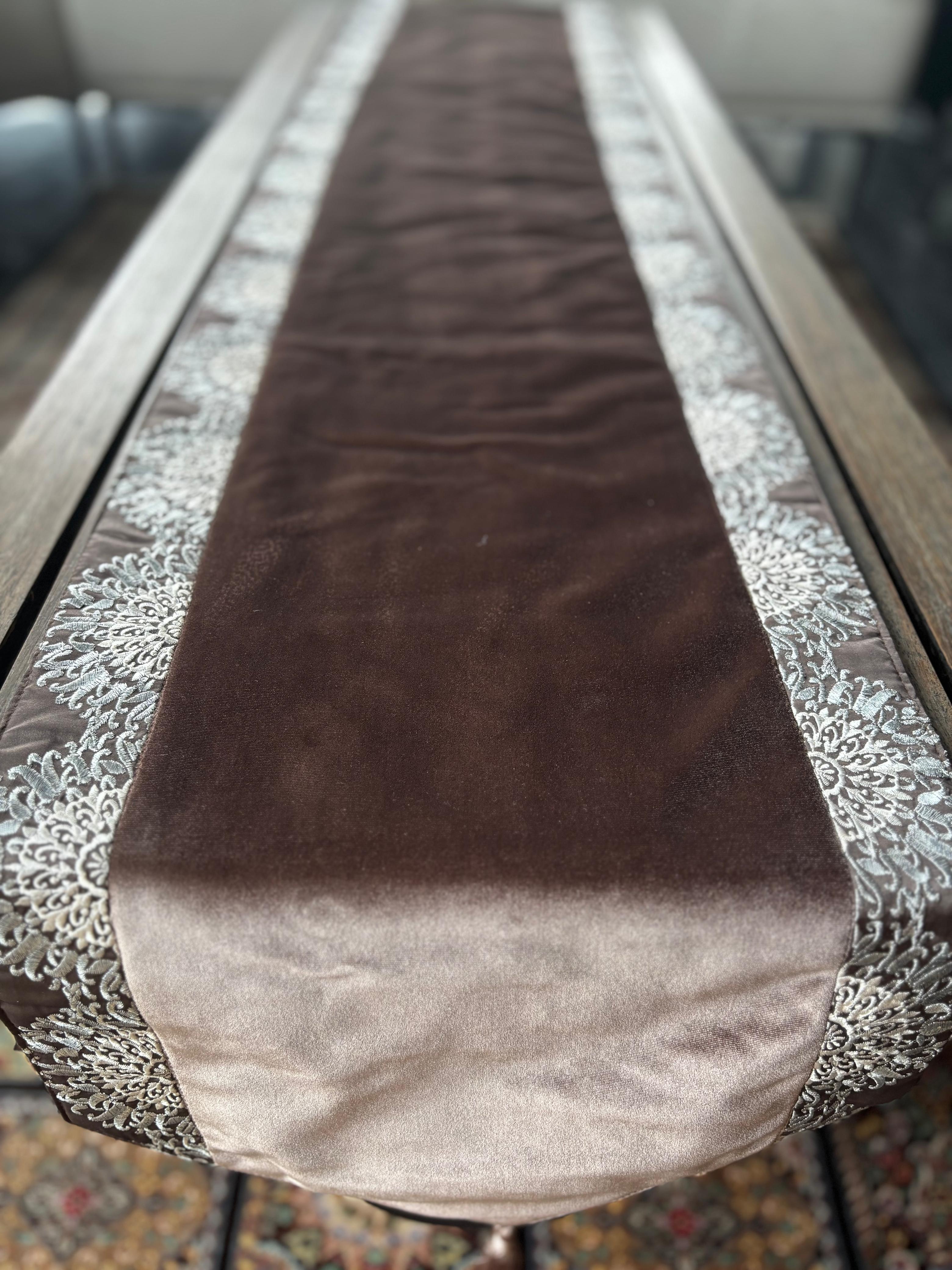 Velvet Table Runner 8P