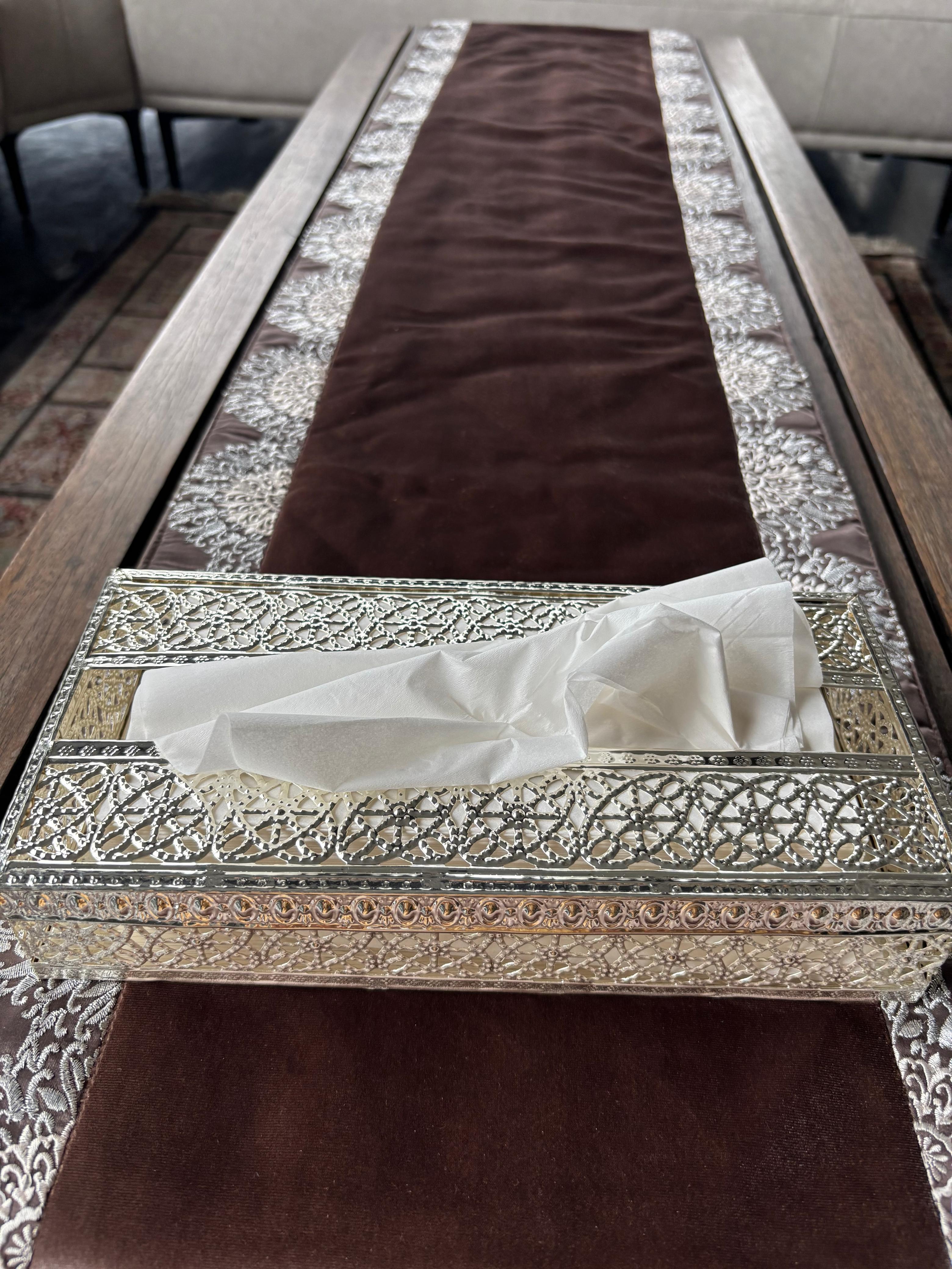 Velvet Table Runner 8P